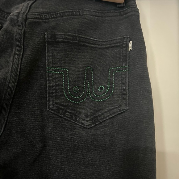 Fashion Brand Company Extra Big Butt Jeans - Picture 4 of 5